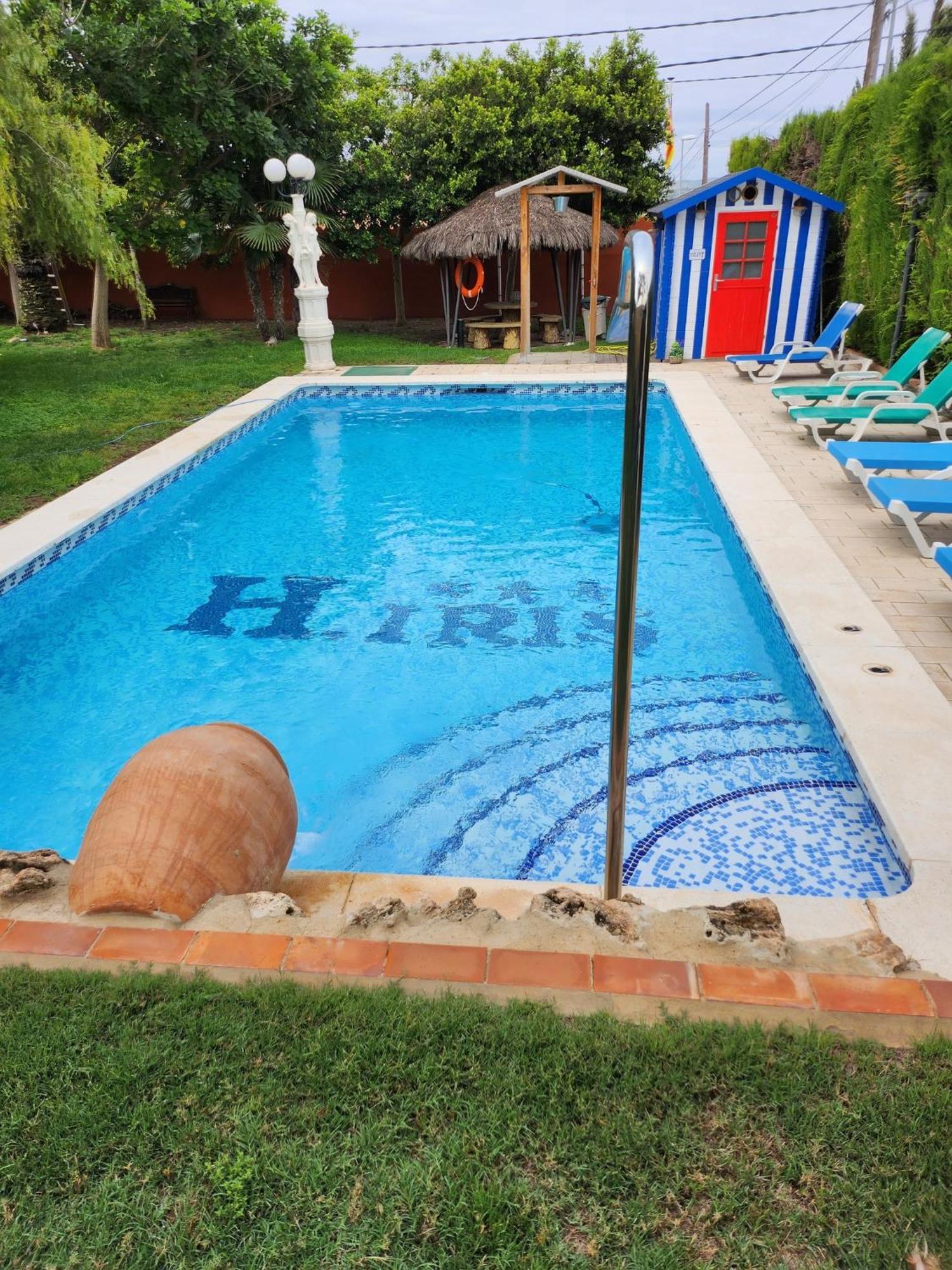 Hotel Iris لا إليانا المظهر الخارجي الصورة