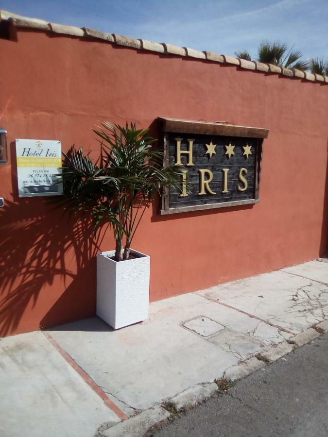 Hotel Iris لا إليانا المظهر الخارجي الصورة