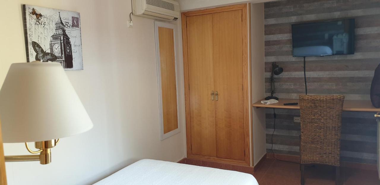 Hotel Iris لا إليانا المظهر الخارجي الصورة